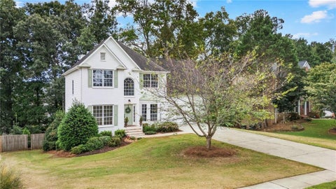 Homes For Sale - 5665 Kennemore Drive<br/> Alpharetta, GA 30004
