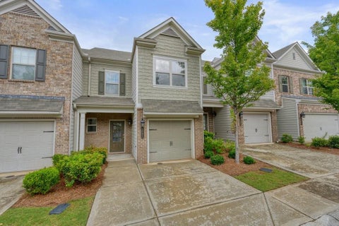 Townhouse For Sale - 2593 Kenwood Glen Terrace<br/> Atlanta, GA 30340