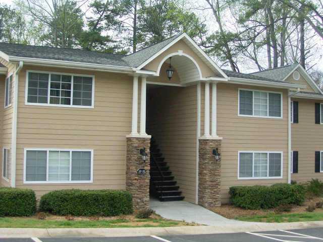Spacious home w/hardwoods, granite, custom cabinetry, tile, SS appliances and new full size W/D . Gated w/pool and fitness center! Seller pays $2500 in Closing Costs w/prefered lenders.