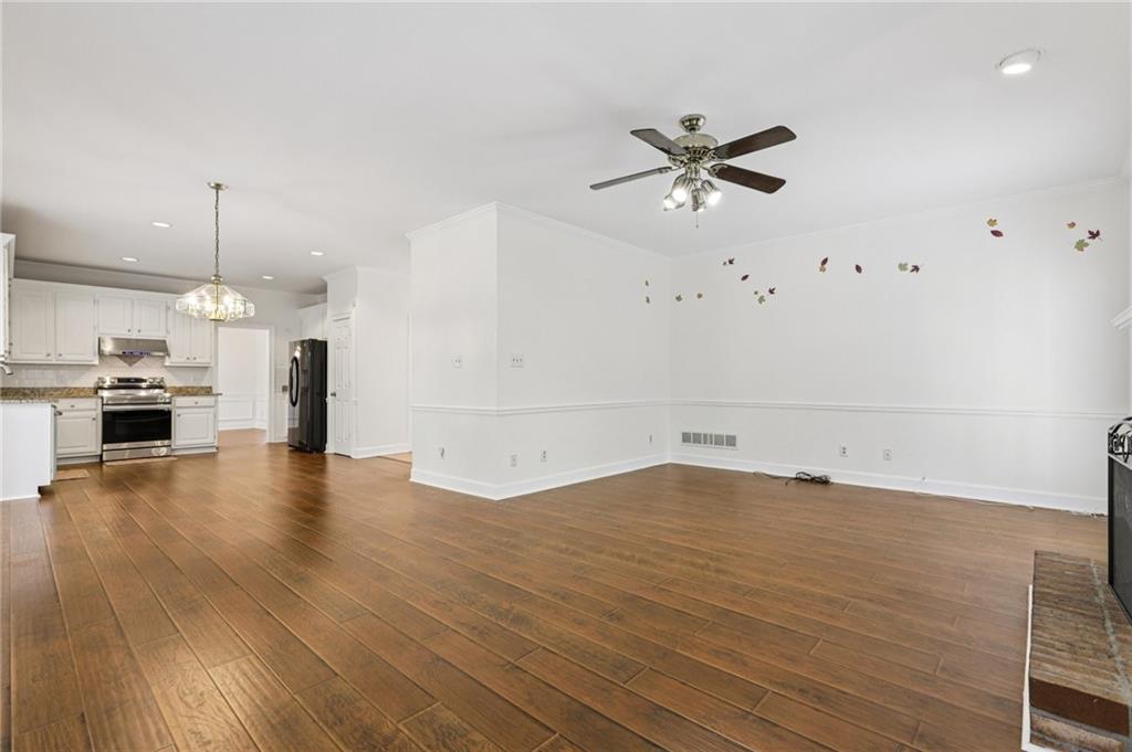 221 Larkshyre Trail