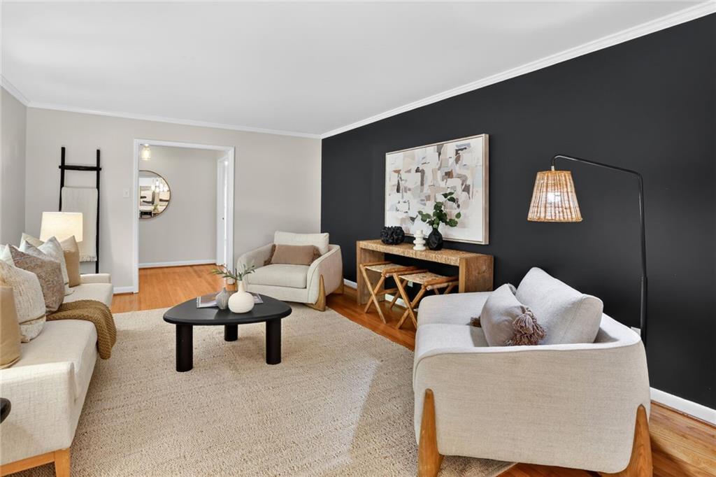 1975 N Ridgeway Road NE