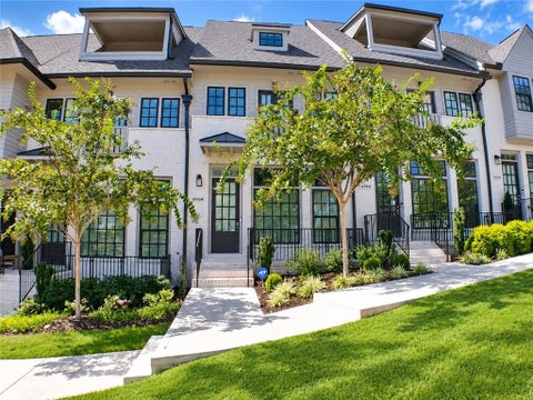 Townhouse For Sale - 6750 Encore Boulevard<br/> Sandy Springs, GA 30328