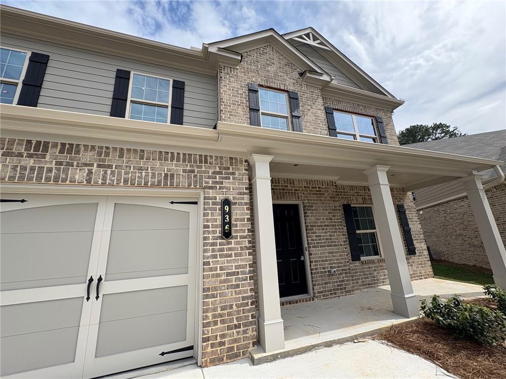 936 Lakeview Oaks Court