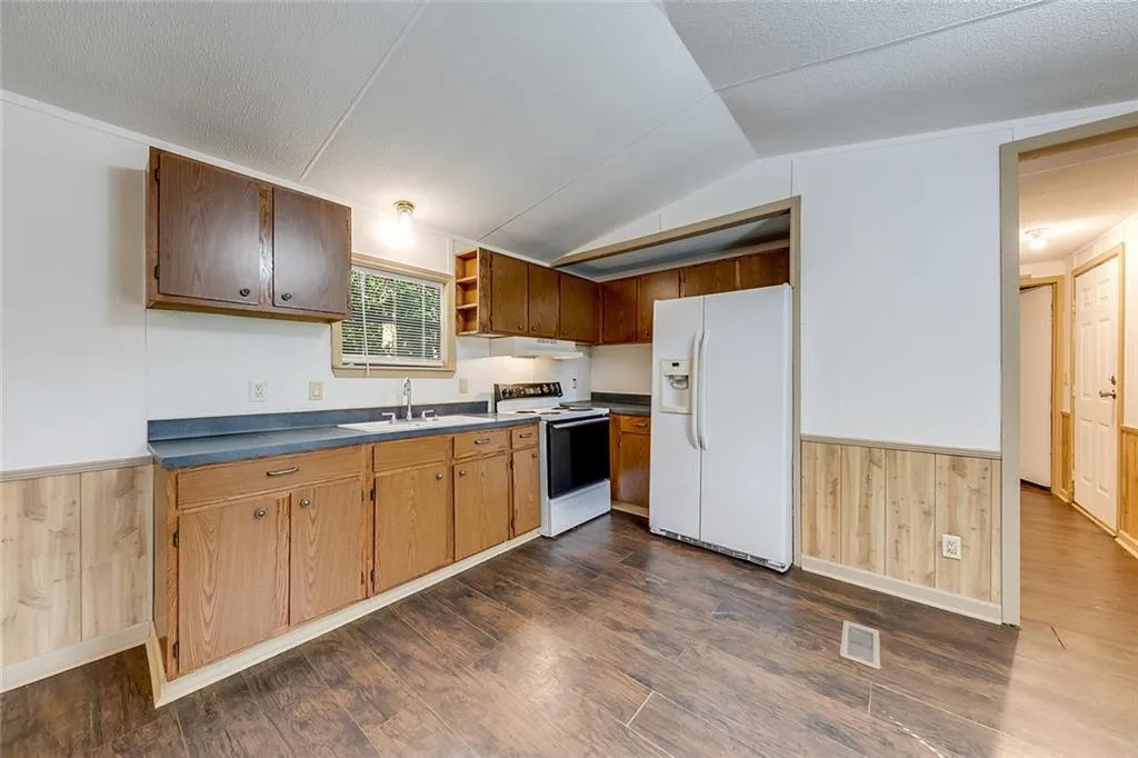 Jefferson, Georgia 30549, United States, 2 Bedrooms Bedrooms, ,2 BathroomsBathrooms,Residential,Pending,159612