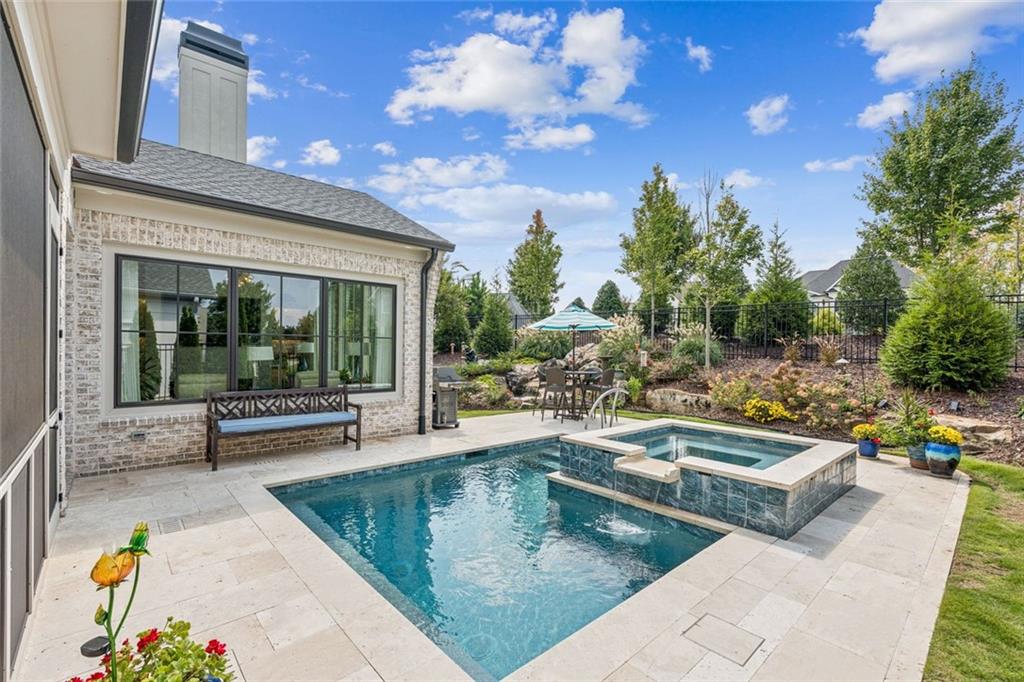 THE MANOR - Residential