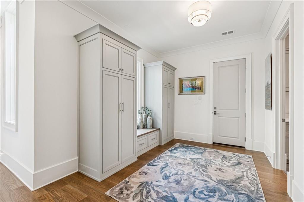 THE MANOR - Residential