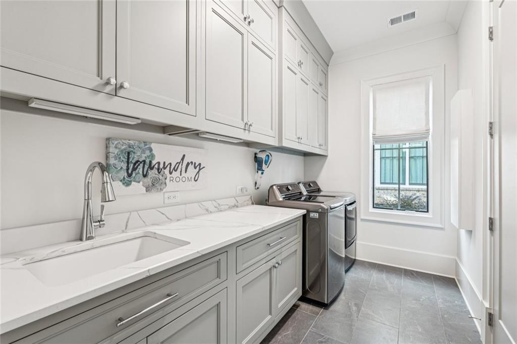 THE MANOR - Residential