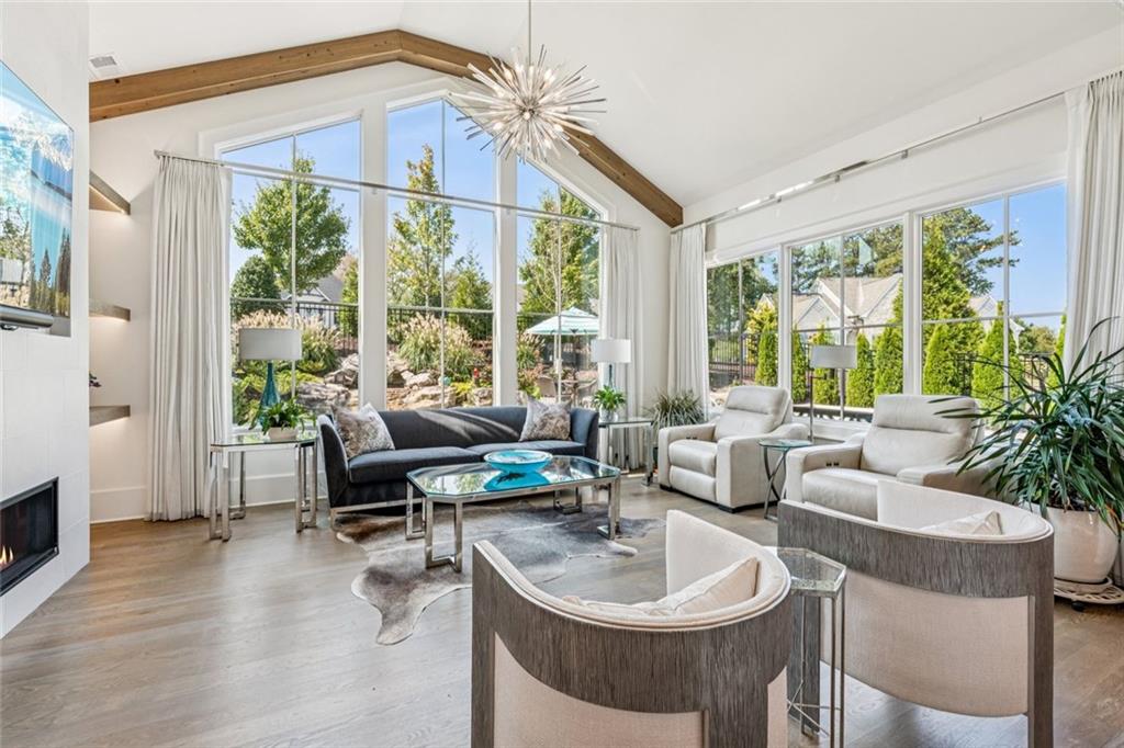 THE MANOR - Residential