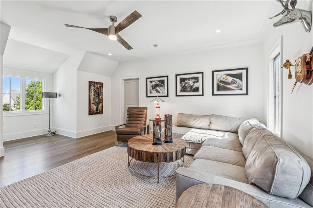 THE MANOR - Residential