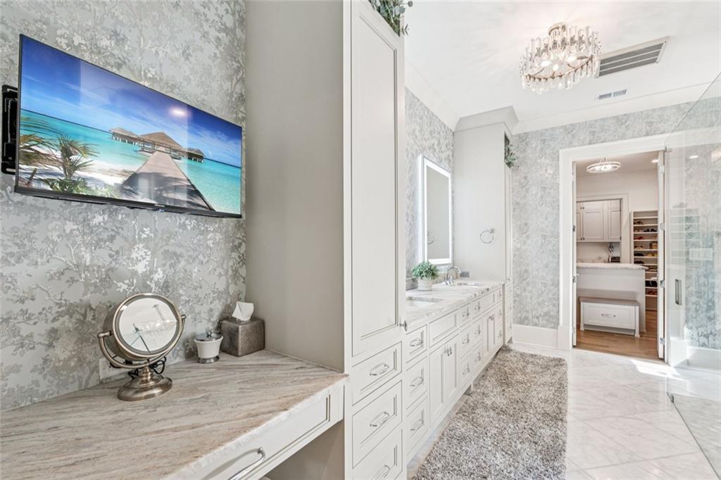 THE MANOR - Residential