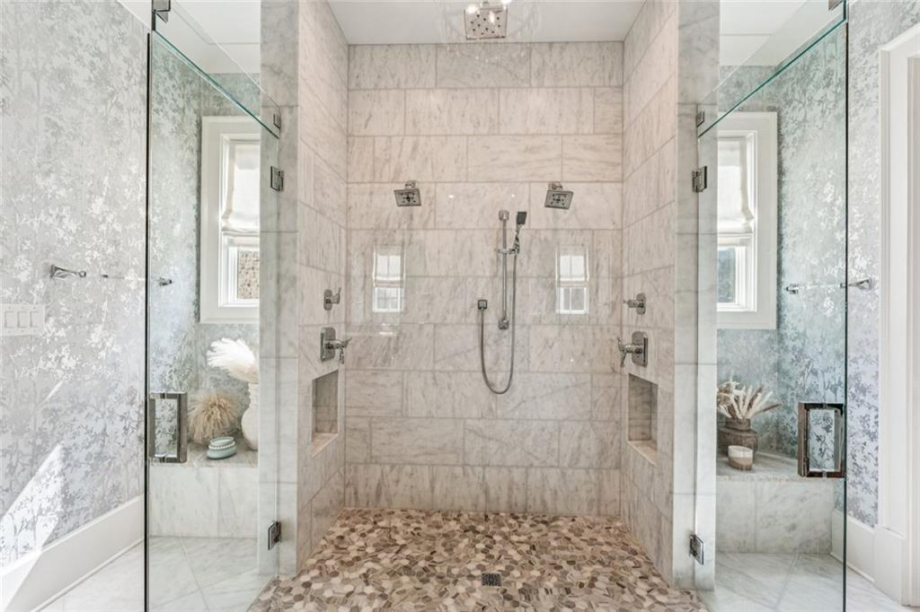 THE MANOR - Residential