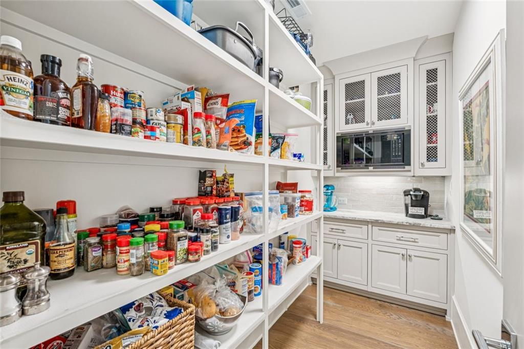 THE MANOR - Residential