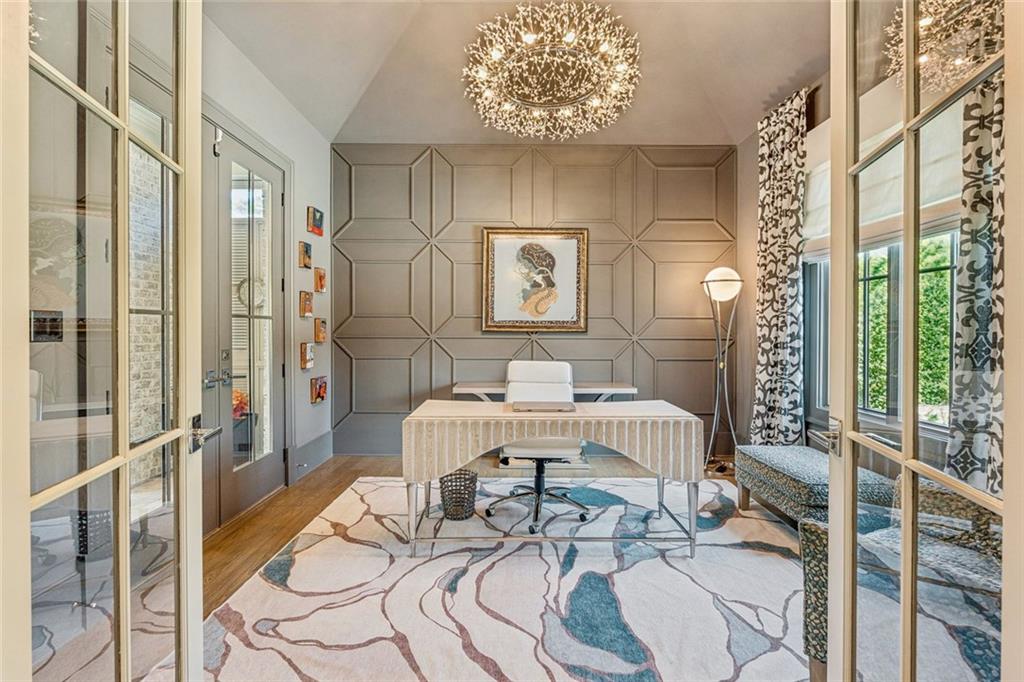 THE MANOR - Residential