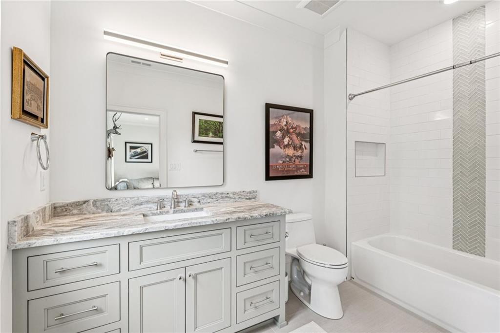 THE MANOR - Residential