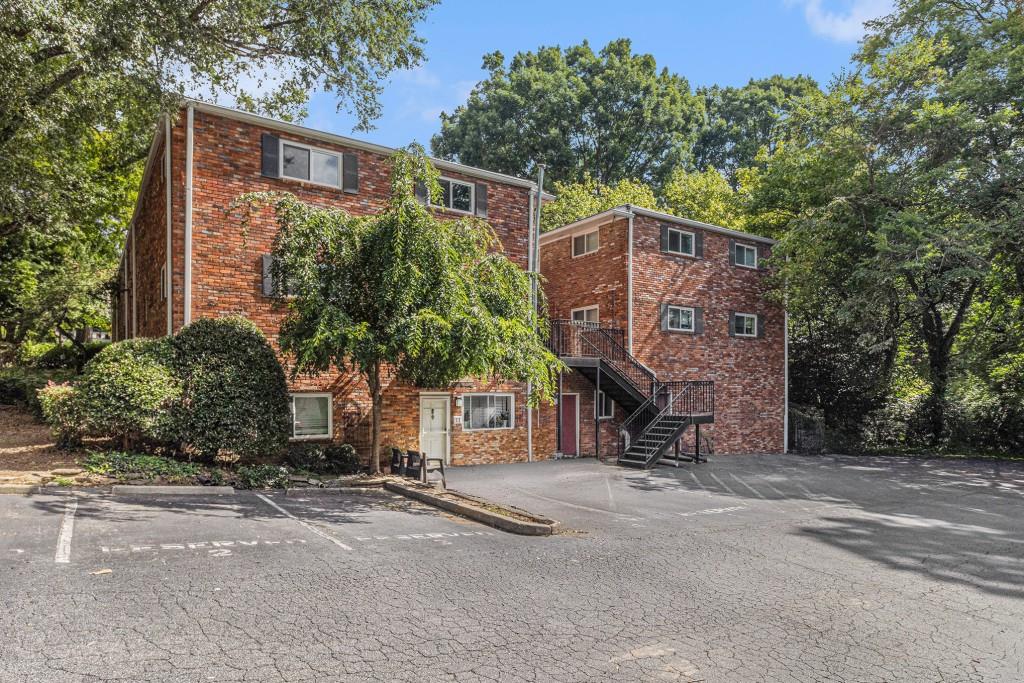 Stanford Court - Residential
