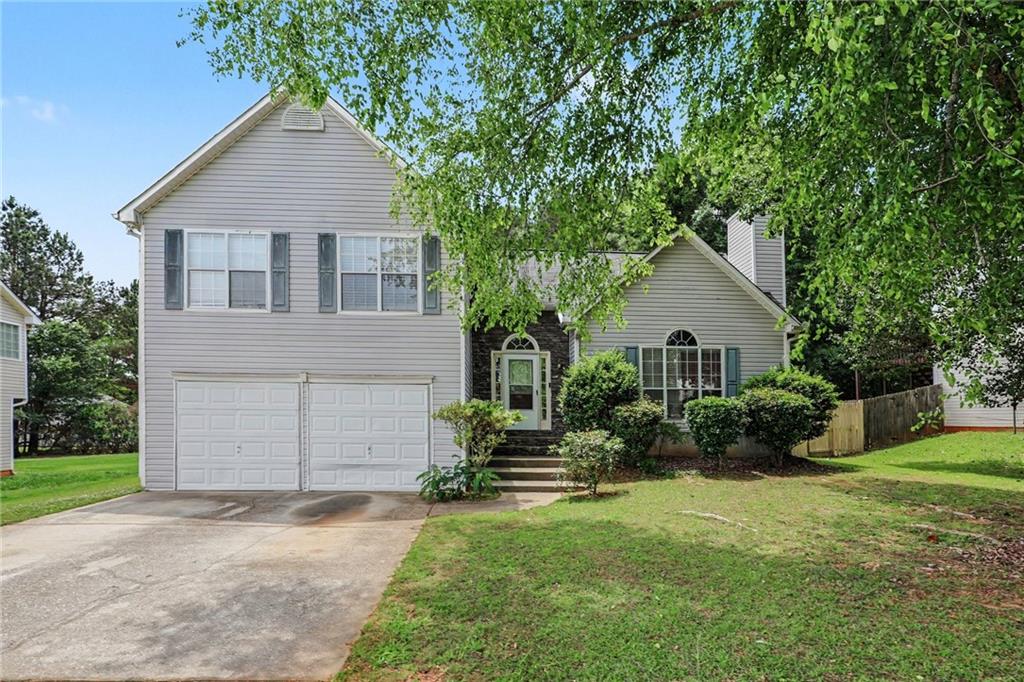 Photo 1 of 32 — 10617 Barberry Drive, Hampton, GA 30228