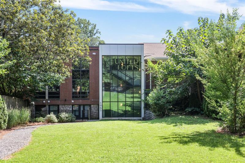 1065 United Avenue 202