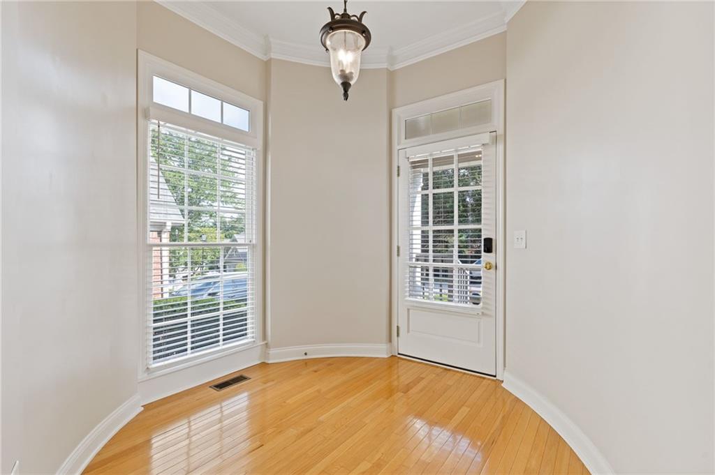5503 Kingsley Manor