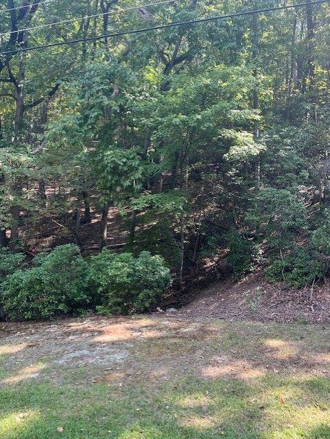 Great building Lot in Lake Arrowhead.
A premier gated community offering a that amazing with swim, tennis, pickleball, Golf on 18-hole championship course, miles of hiking trails, Park, Lakes, marina, fishing and so much more. House can be built, or lot can be purchased just to have the ability to use all the great amenities.