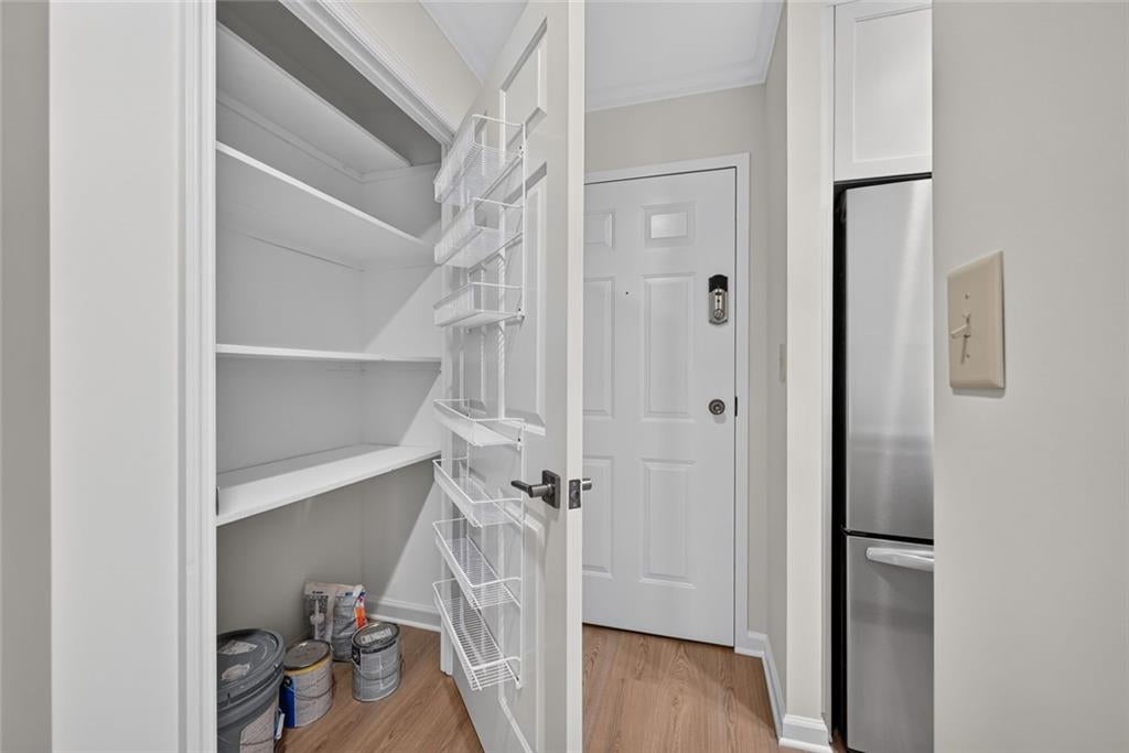 300 Johnson Ferry Rd, Road NE B-603