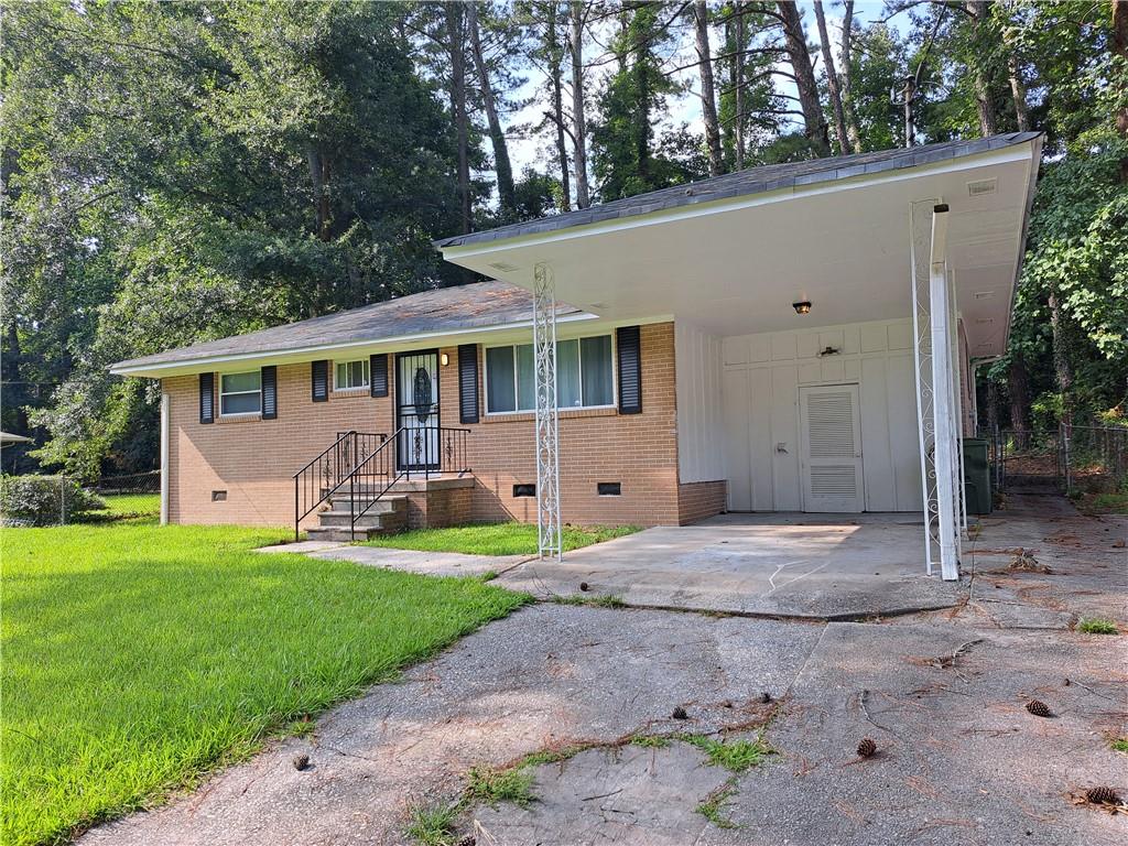 Newly updated Brick Ranch home located in the Greenbriar/Cascade area. Home features 3 bedrooms 1&1/2 tiled bathrooms, Large eat-in kitchen with tiled floors, Hardwoods throughout the house and is move in ready. Quiet community in a convenient location close to shopping and schools.