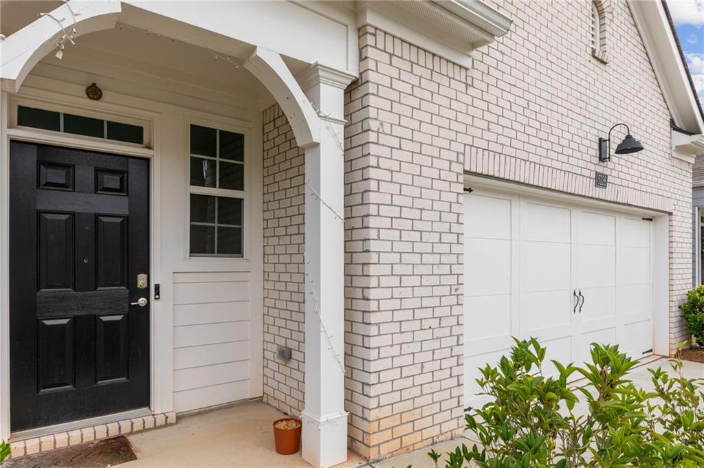5126 Tulip Square