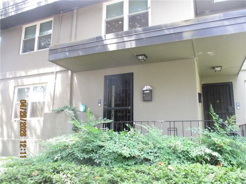 Condo For Sale - 4060 Haverhill Drive #A<br/> Atlanta, GA 30342