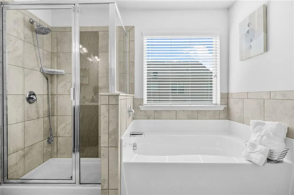 Fairburn, Georgia 30213, United States, 3 Bedrooms Bedrooms, ,3 BathroomsBathrooms,Residential,Pending,108941