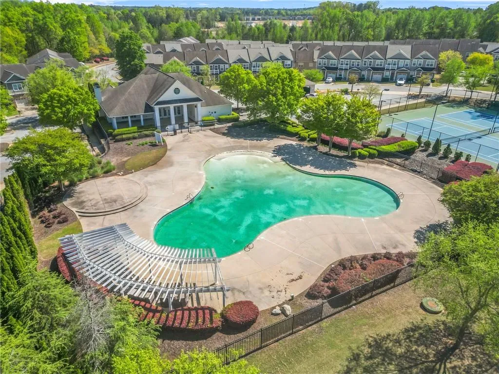 Fairburn, Georgia 30213, United States, 3 Bedrooms Bedrooms, ,3 BathroomsBathrooms,Residential,Pending,108941