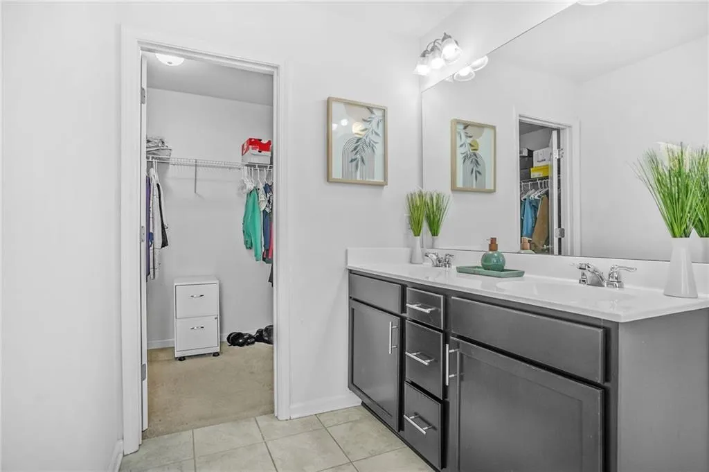 Fairburn, Georgia 30213, United States, 3 Bedrooms Bedrooms, ,3 BathroomsBathrooms,Residential,Pending,108941