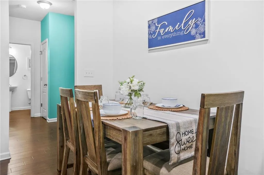 Fairburn, Georgia 30213, United States, 3 Bedrooms Bedrooms, ,3 BathroomsBathrooms,Residential,Pending,108941