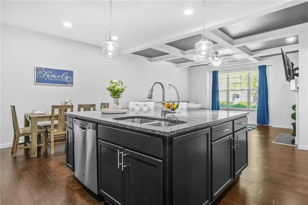 Fairburn, Georgia 30213, United States, 3 Bedrooms Bedrooms, ,3 BathroomsBathrooms,Residential,Pending,108941