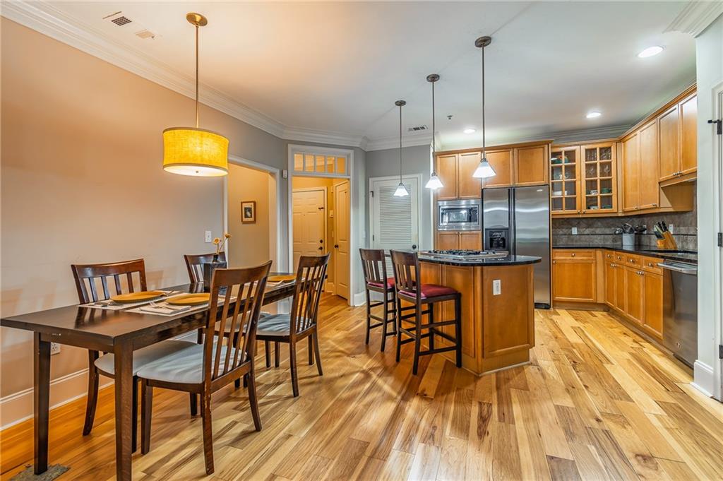 825 Highland Lane 1105