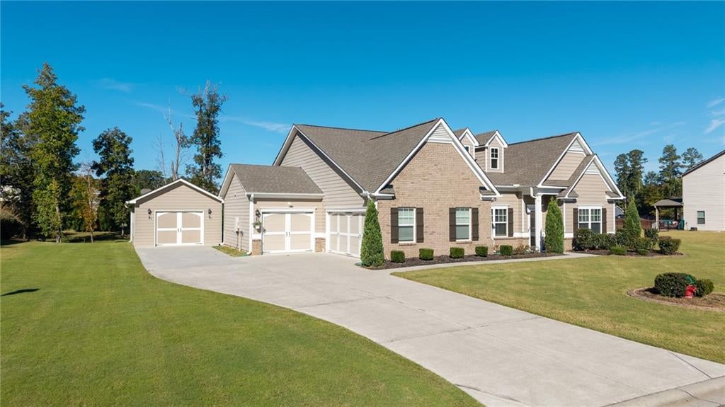 304 Benstone Drive NE