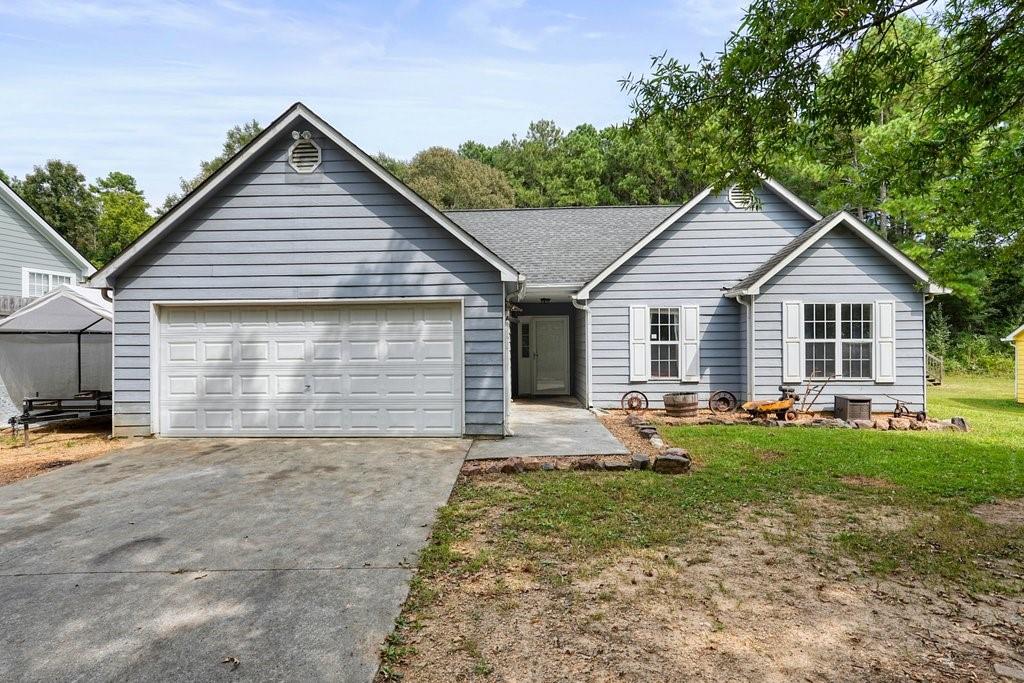 Welcome to this charming 3 bedroom, 2 bathroom ranch home in the Plantation Place subdivision. Situated on over a half-acre lot, this property provides plenty of space both inside and out. The large fenced backyard is ideal for pets, play, or entertaining, while the 2-car garage adds convenience and extra storage.
Inside, you’ll find a functional floor plan that’s ready for your personal touches. The primary suite includes its own en suite bathroom for added comfort and privacy. Major systems are already in place with the roof and water heater only 7 years old.
Don’t miss your chance to own a home at an incredible value.