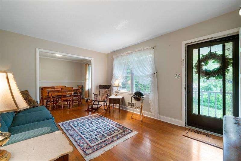 5839 Darry Circle