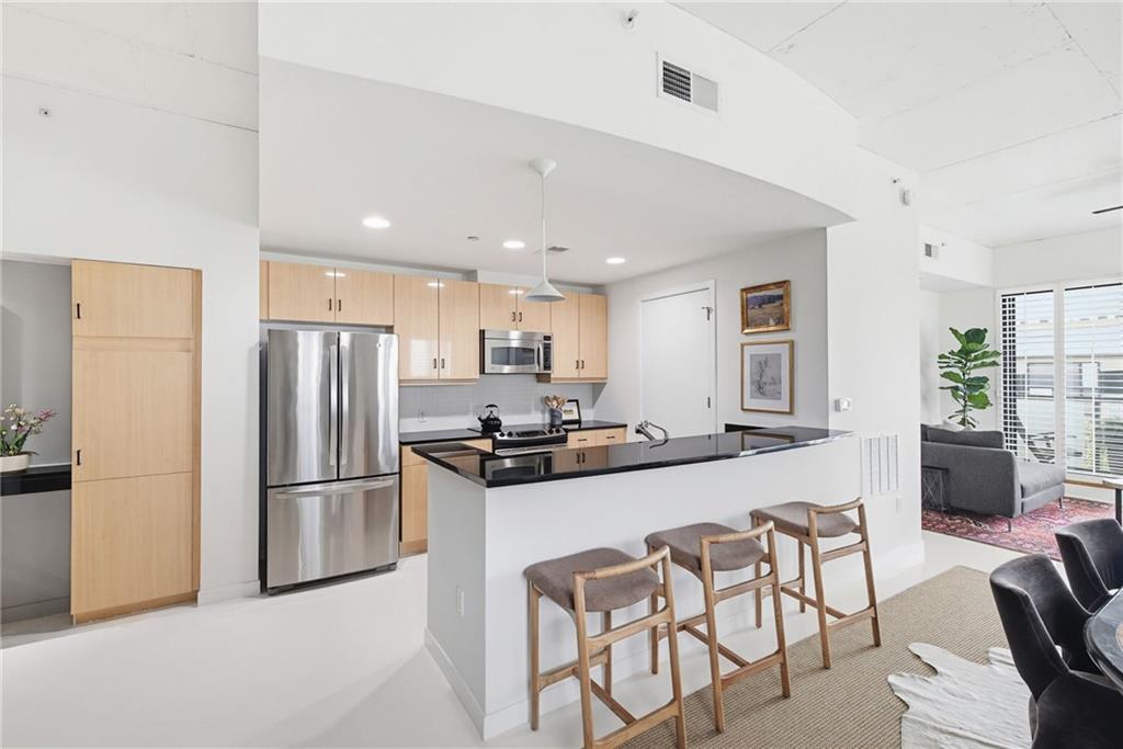 335 W Ponce De Leon Avenue 601