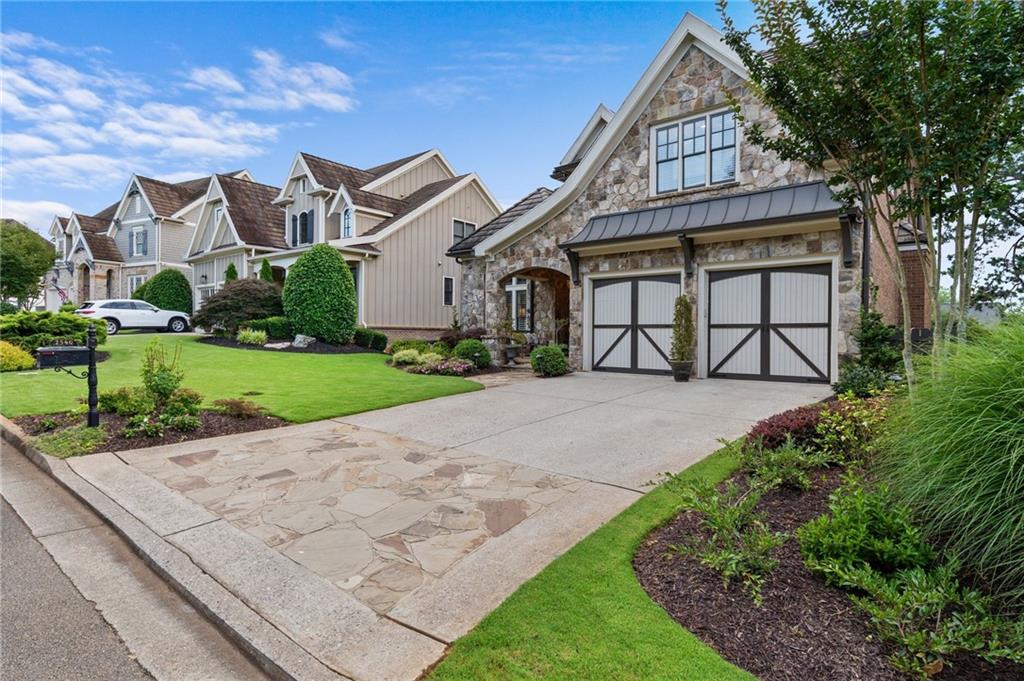 2540 Hillandale Circle