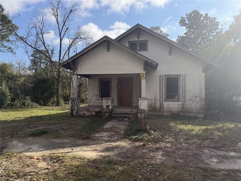 Homes For Sale - 320 W Magnolia Street<br/> Ben Hill County, Fitzgerald, GA 31750