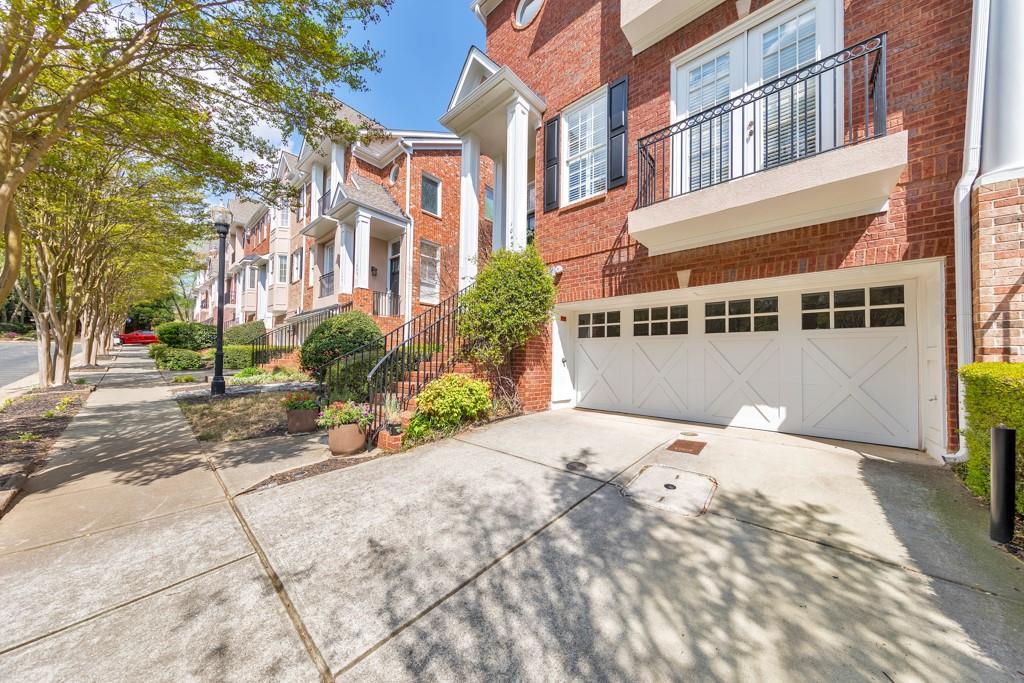 1043 Emory Parc Place