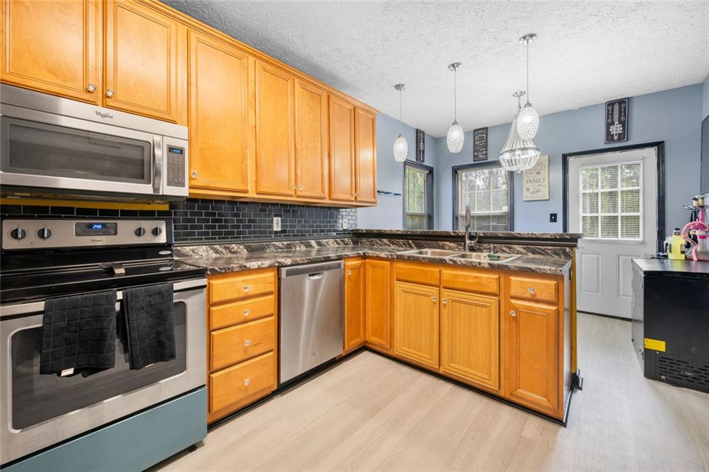 127 Pebblebrook Way, Temple, Georgia image 4