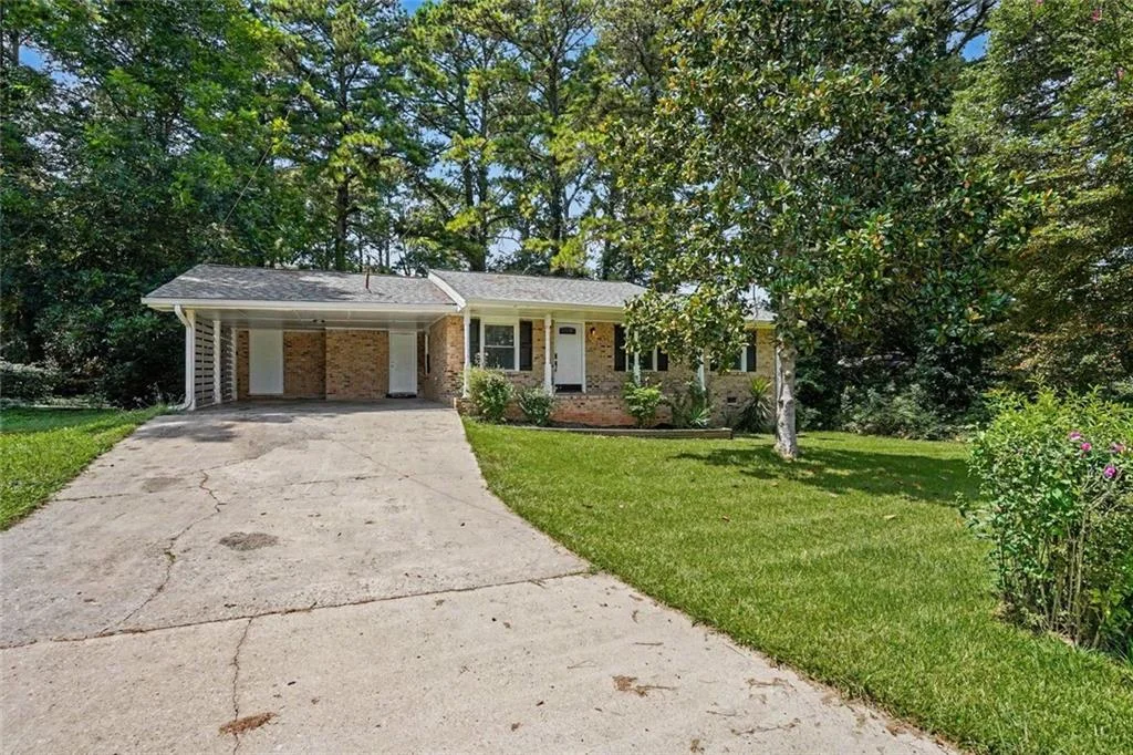 5920 Rolling Oaks Drive