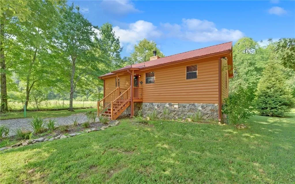 Blairsville, Georgia 30512, United States, 2 Bedrooms Bedrooms, ,2 BathroomsBathrooms,Residential,Active,6676