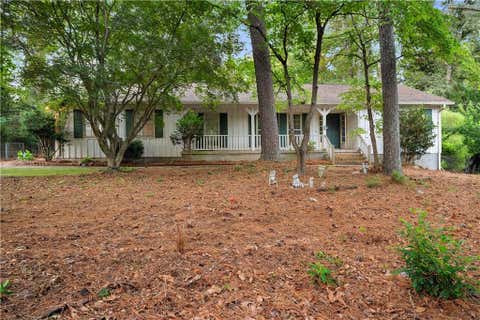 Homes For Sale - 495 Huntington Drive<br/> Alpharetta, GA 30004