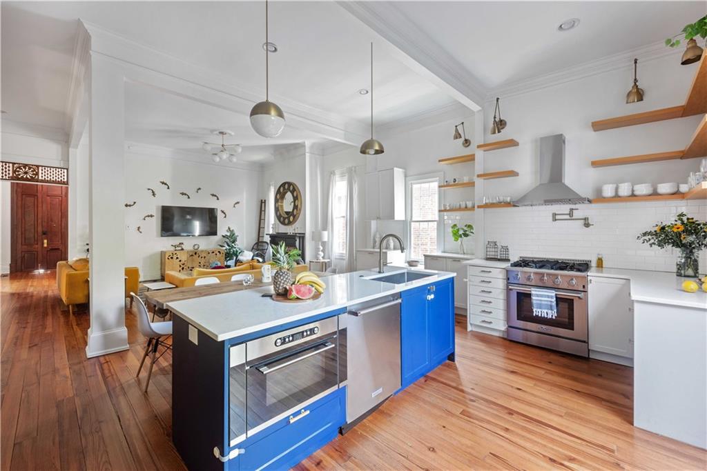 383 Park Avenue SE 1