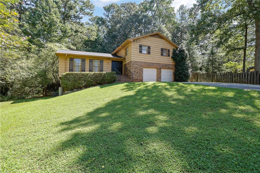 818 Bradford Court SW