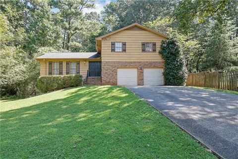 818 Bradford Court SW Lilburn GA 30047