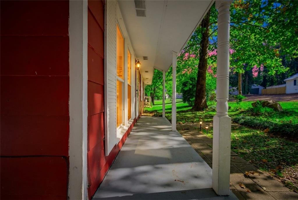 650 Robert E Lee Parkway