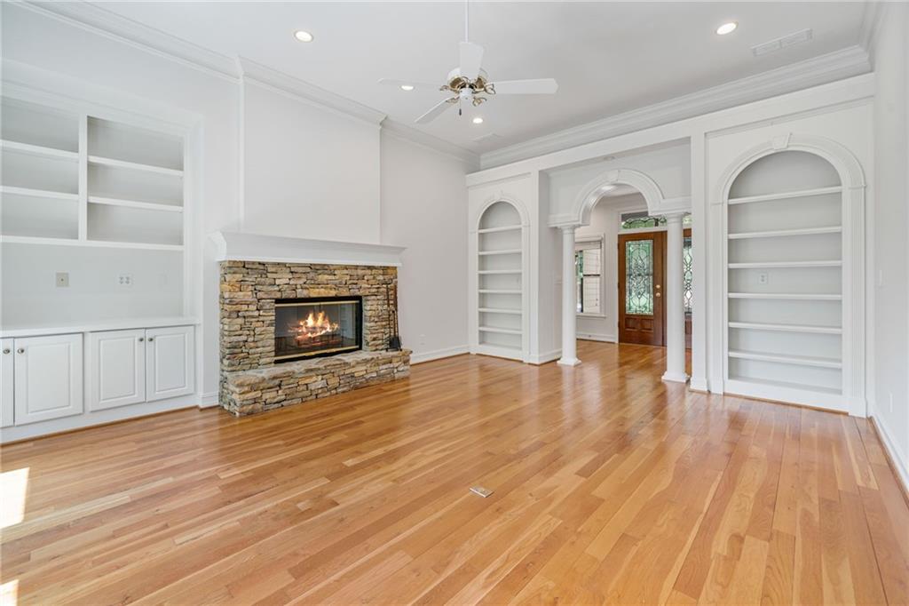 725 Cherokee Trail