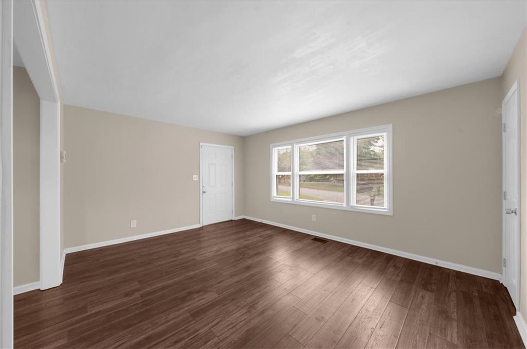 819 Woodbourne Drive SW